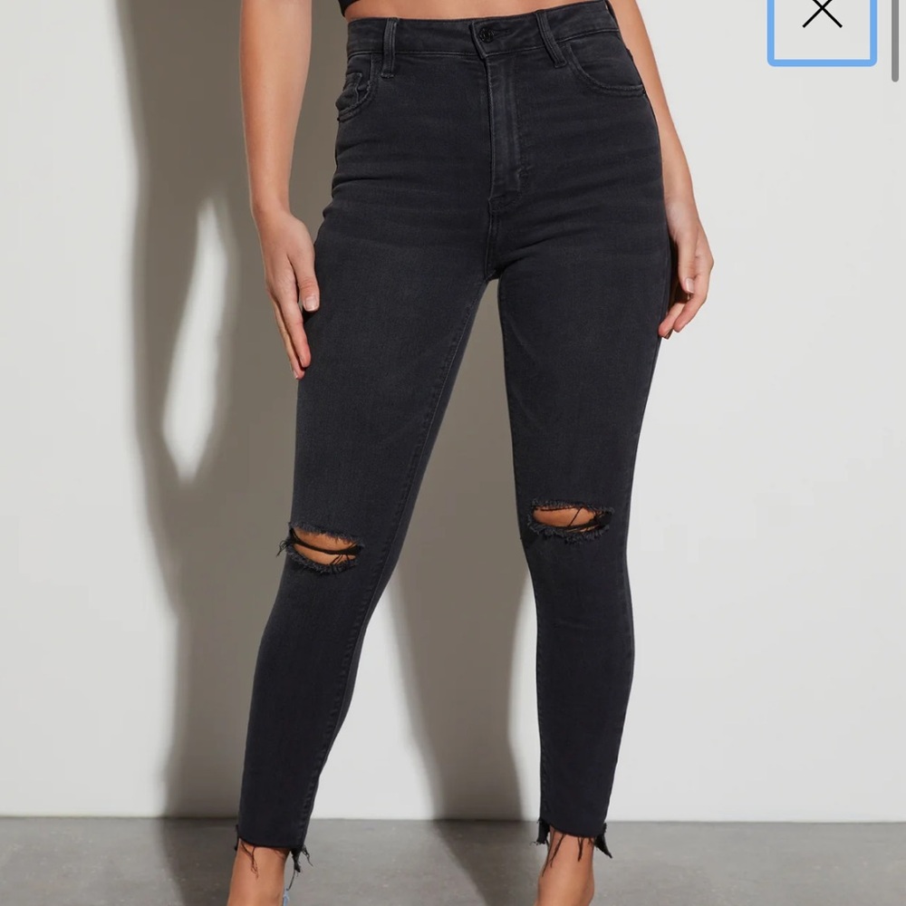 Vici Volt High Rise Distressed Skinny size 27